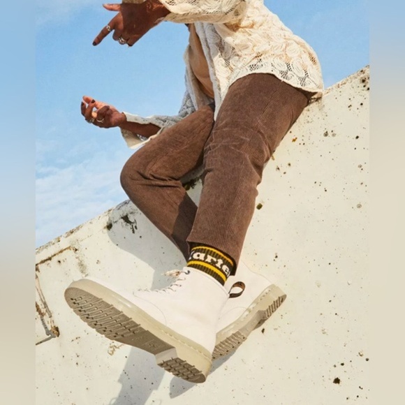 Dr Marten’s 1460 Parchment Beige Mono Milled Nubuck Leather Lace Up Boot size 11 - Picture 3 of 10